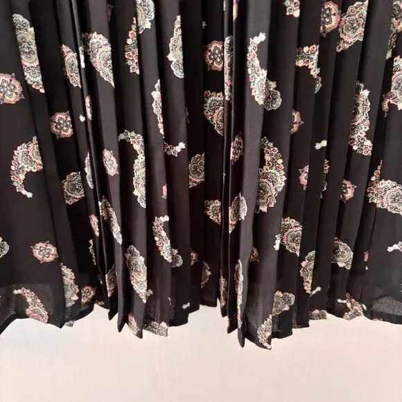 DR2 by Daniel Rainn L pleat back black crochet detailed paisley Pockets V-neck d - Picture 7 of 16